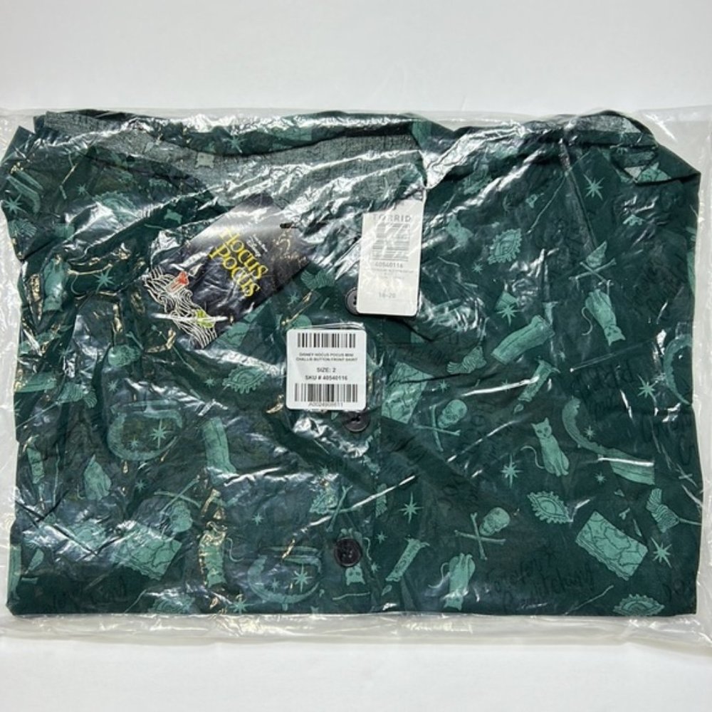 TORRID SKIRT Disney Hocus Pocus Mini Challis Elastic Teal Pockets NWT 2 2X 18 20 - Picture 2 of 5